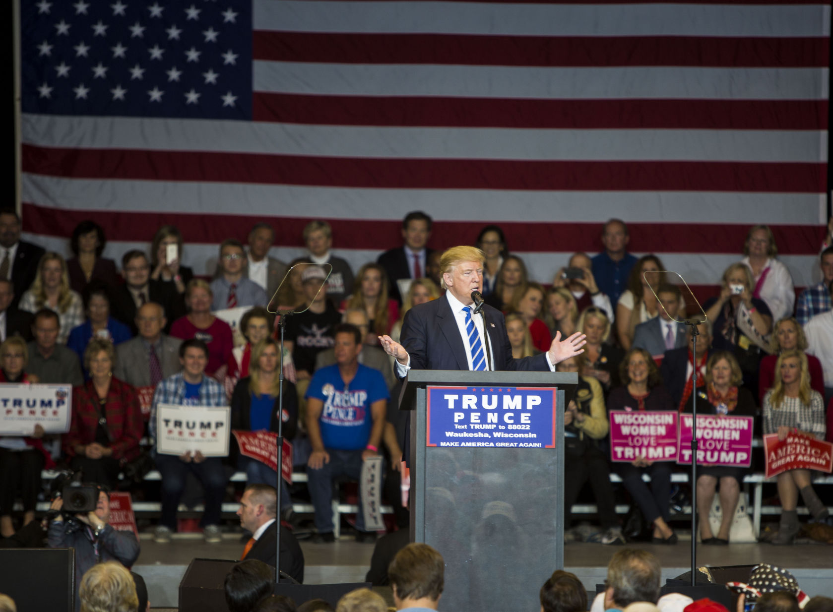 TRUMP WAUKESHA-22-09292016102548 (copy)